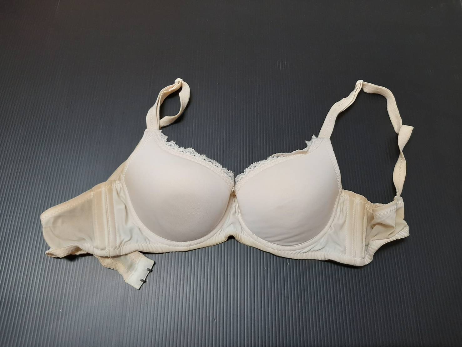 【接委託】可蘭霓 鵝黃淑女 蕾絲花邊蝴蝶結軟鋼圈內衣/淡黃色胸罩/淺黃女士內衣/專櫃內衣